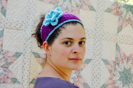 Tapered flower headband | A free crochet pattern from Alaska Knit Nat