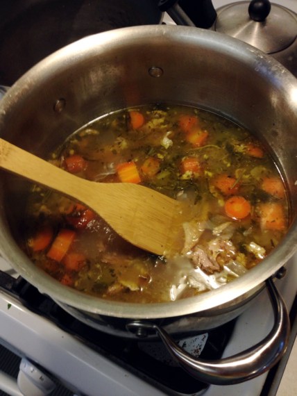 Easy Homemade Chicken Stock