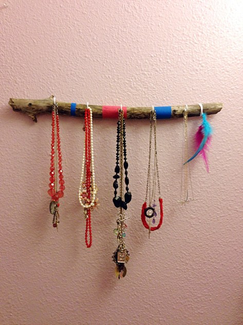 DIY Necklace Holder | Alaska Knit Nat