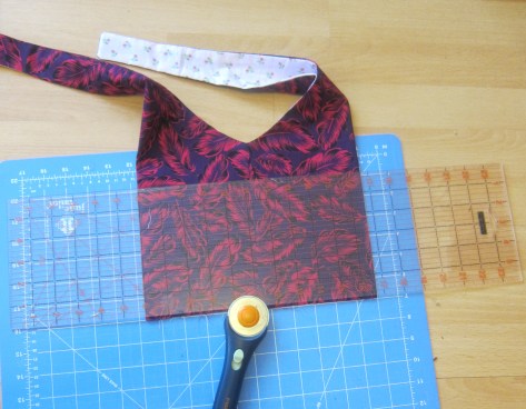 Tokyo Tie Bag -- Free pattern and tutorial from Alaska Knit Nat. Great beginner project.