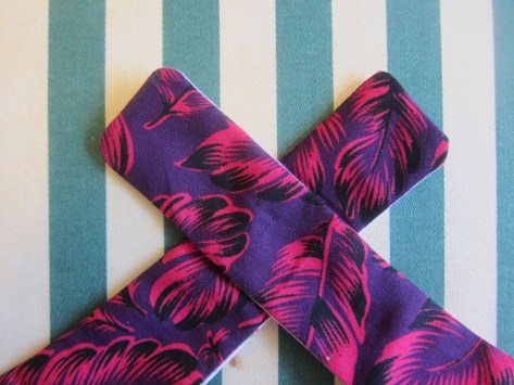 Tokyo Tie Bag -- Free pattern and tutorial from Alaska Knit Nat. Great beginner project.