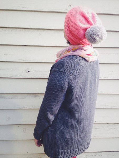 Slouchy Pom Pom Hat | A free pattern from Alaska Knit Nat