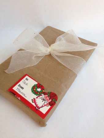 Free wrapping paper | DIY Crafty Holiday Guide from Alaska Knit Nat