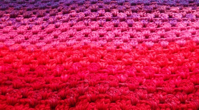 Use your yarn stash to create a northern light memory blanket | A free pattern from Alaska Knit Nat