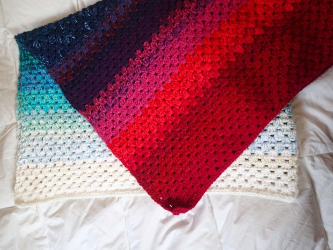 Use your yarn stash to create a northern light memory blanket | A free pattern from Alaska Knit Nat