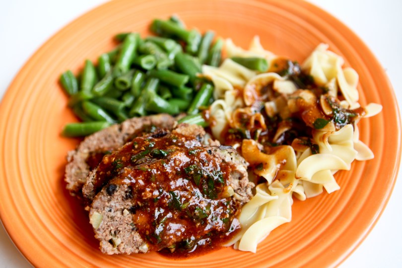 Mini meatloaf with mushroom marsala sauce | An easy recipe from Alaska Knit Nat