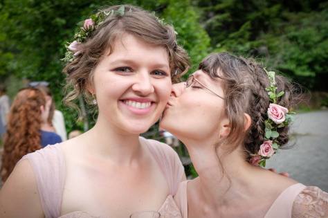 DIY Fairy Flower Crown | A video tutorial from alaskaknitnat.com