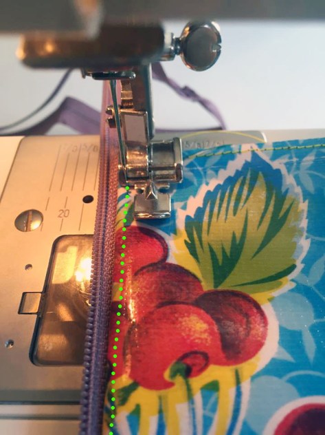 Oilcloth Coin Purse | An easy tutorial from Alaskaknitnat.com