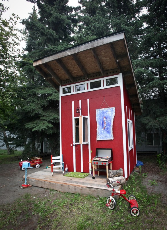 Tiny Anchorage Living: a backyard dream house