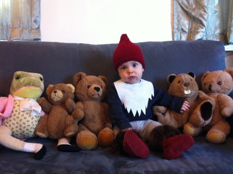 Super quick baby gnome costume | a DIY Halloween craft from alaskaknitnat.com.