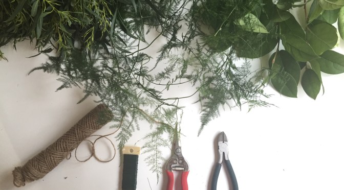 DIY fresh garland | Follow this simple tutorial so you can decorate your home with fresh greens all year long. Alaskaknitnat.com