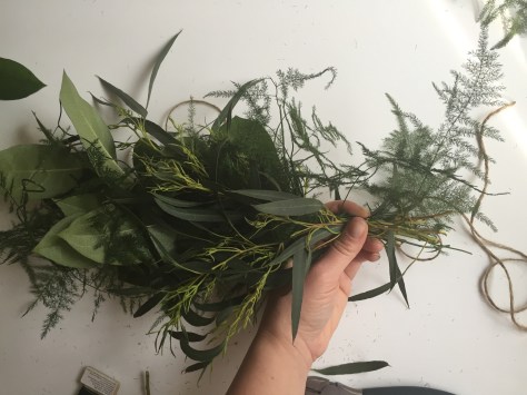 DIY fresh garland | Follow this simple tutorial so you can decorate your home with fresh greens all year long. Alaskaknitnat.com