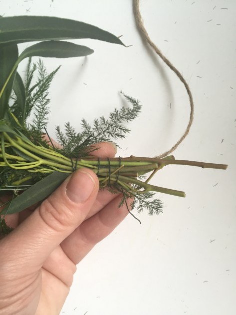 DIY fresh garland | Follow this simple tutorial so you can decorate your home with fresh greens all year long. Alaskaknitnat.com