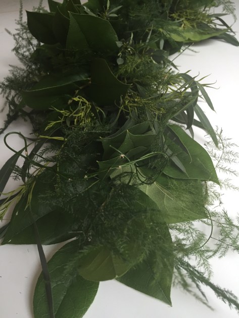 DIY fresh garland | Follow this simple tutorial so you can decorate your home with fresh greens all year long. Alaskaknitnat.com