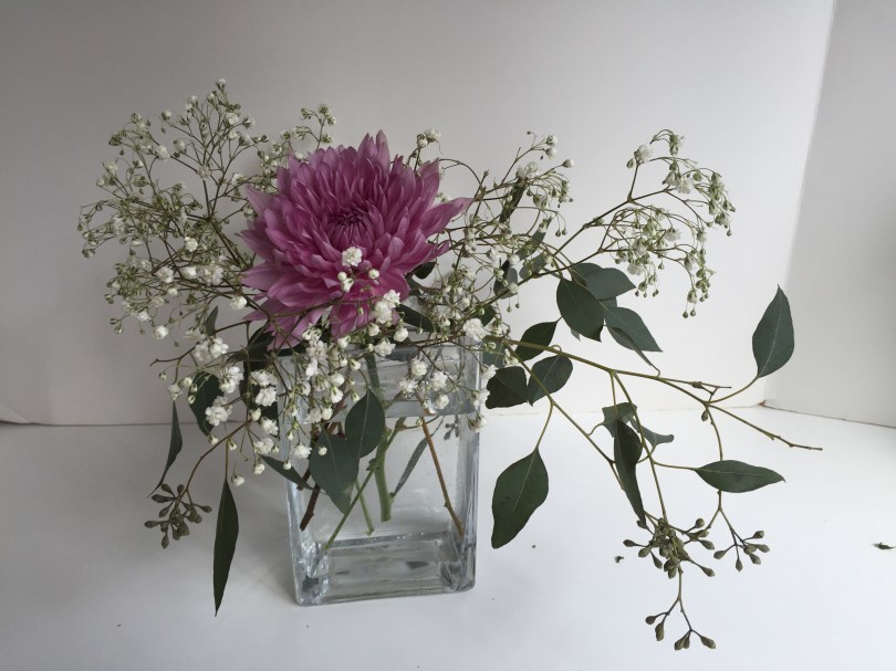 DIY Mother's Day arrangement | Make a beautiful floral centerpiece in just a few simple steps using eucalyptus, baby's breath, alstroemeria and football mums. Tutorial by alaskaknitnat.com