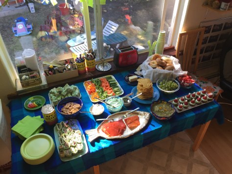 A Grinch-themed birthday party | Minimal organization and lots of running around is all you need for a fun kids birthday party. A photo gallery from alaskaknitnat.com