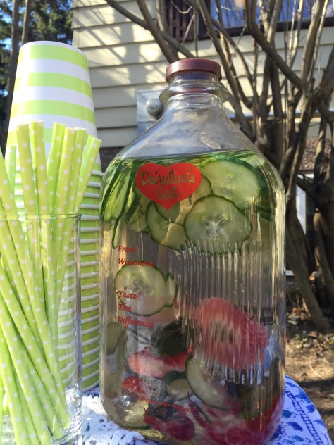 A Grinch-themed birthday party | Minimal organization and lots of running around is all you need for a fun kids birthday party. A photo gallery from alaskaknitnat.com