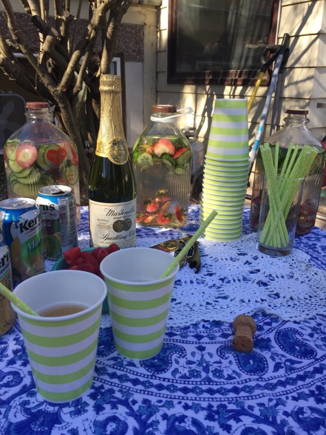 A Grinch-themed birthday party | Minimal organization and lots of running around is all you need for a fun kids birthday party. A photo gallery from alaskaknitnat.com