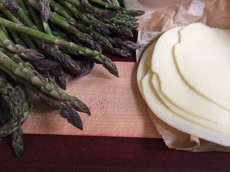 Weeknight chicken scallopine with asparagus | a 40-minute meal from Alaskaknitnat.com