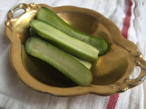 Homemade dill pickles | a simple recipe from Alaskaknitnat.com