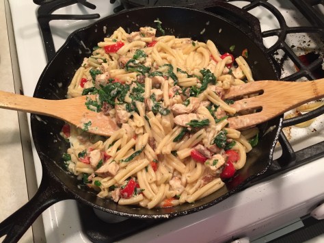 Pasta with chicken and spinach in a creamy garlic sauce | Make this wholesome meal in under 30 minutes! Recipe from Alaskaknitnat.com
