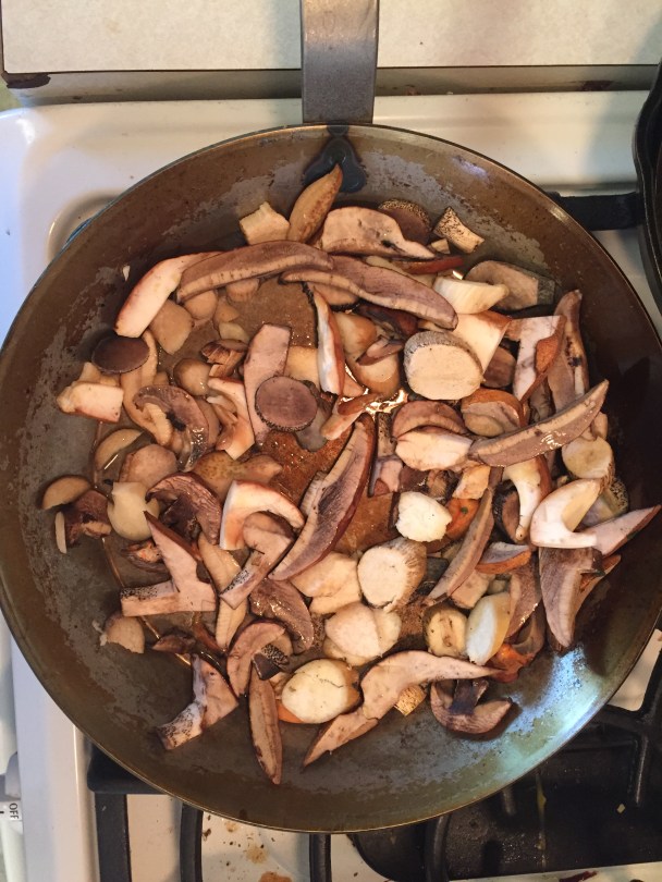White vegetarian lasagna with spinach, zucchini and wild porcini mushrooms | a rich, flavorful dinner from Alaskaknitnat.com