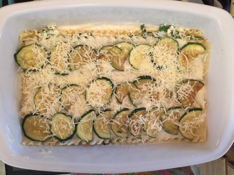 White vegetarian lasagna with spinach, zucchini and wild porcini mushrooms | a rich, flavorful dinner from Alaskaknitnat.com