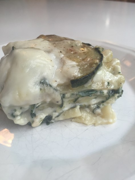 White vegetarian lasagna with spinach, zucchini and wild porcini mushrooms | a rich, flavorful dinner from Alaskaknitnat.com