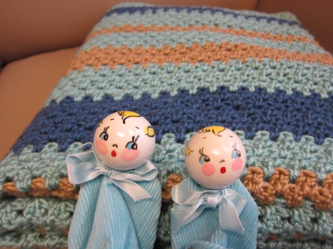 The Oliver Blanket | an easy crocheted baby blanket with vertical stripes | free crochet pattern from Alaskaknitnat.com