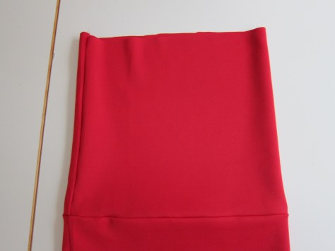 DIY Cassie Skirt - a LuLaRoe sewing hack. Make this cute pencil skirt in under an hour! Pattern from alaskaknitnat.com