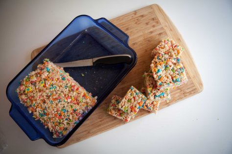 Unicorn Treats | a delightful spin on the traditional Rice Krispies treat from alaskaknitnat.com