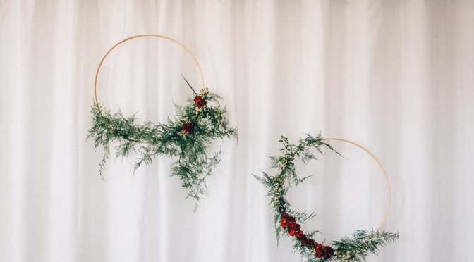 DIY Hoop Wreath | a simple tutorial